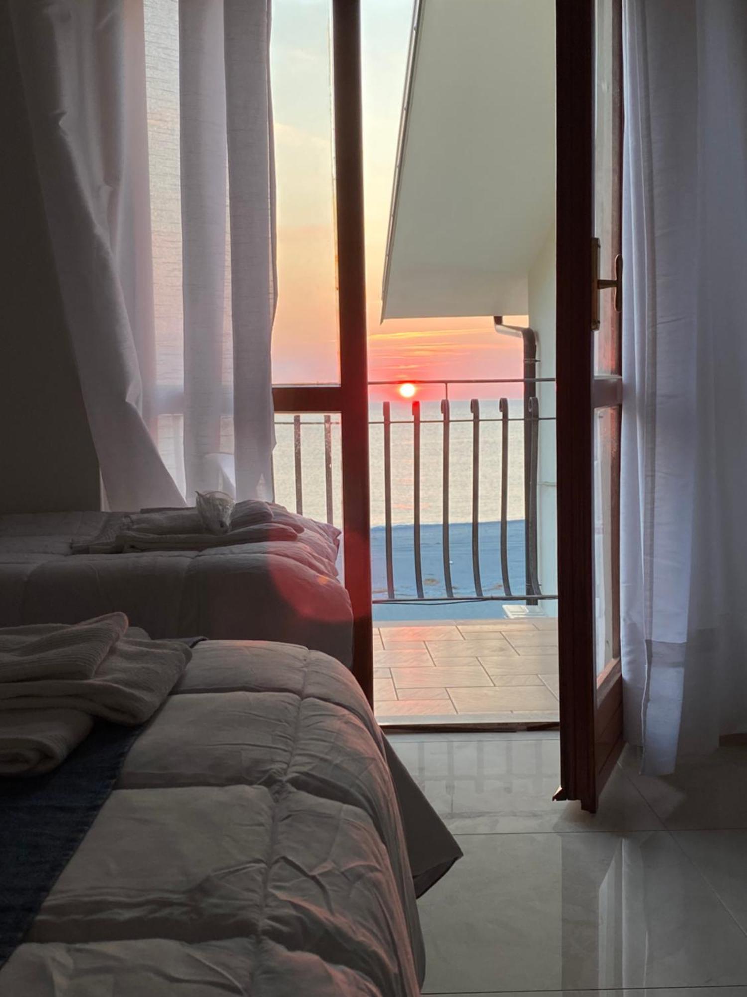 Vista Al Tramonto B&B 法勒纳 外观 照片
